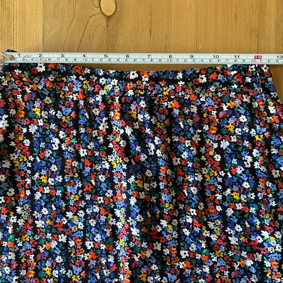 Gap • Colorful Floral Midi Skirt - Picture 7 of 7